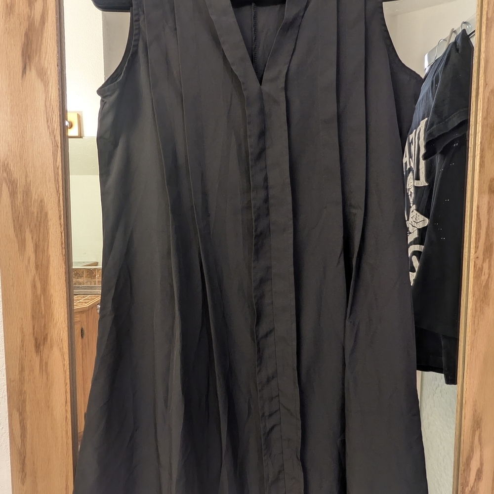 Black Sleeveless Dress